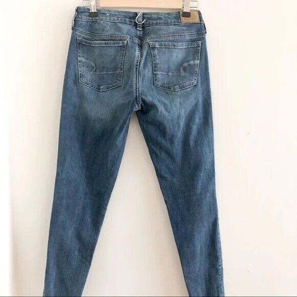 American Eagle Skinny Jeans Stretch x4 Medium Wash with Raw Hem Size 4 - Picture 2 of 5